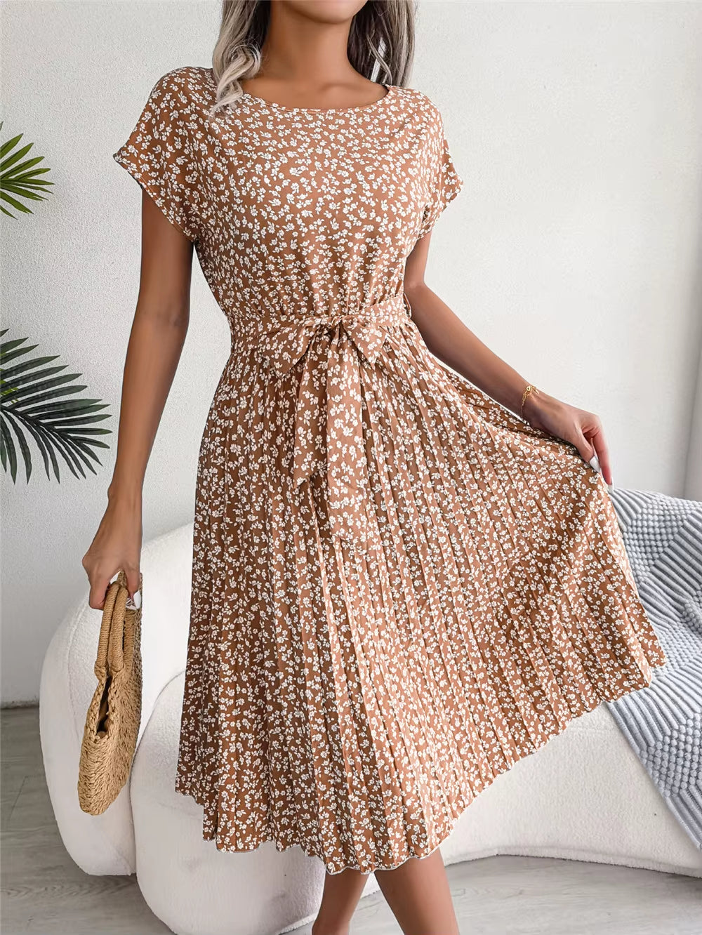 Chic Floral Pleated A-Line Dress for Women - Perfect for Spring and Summer