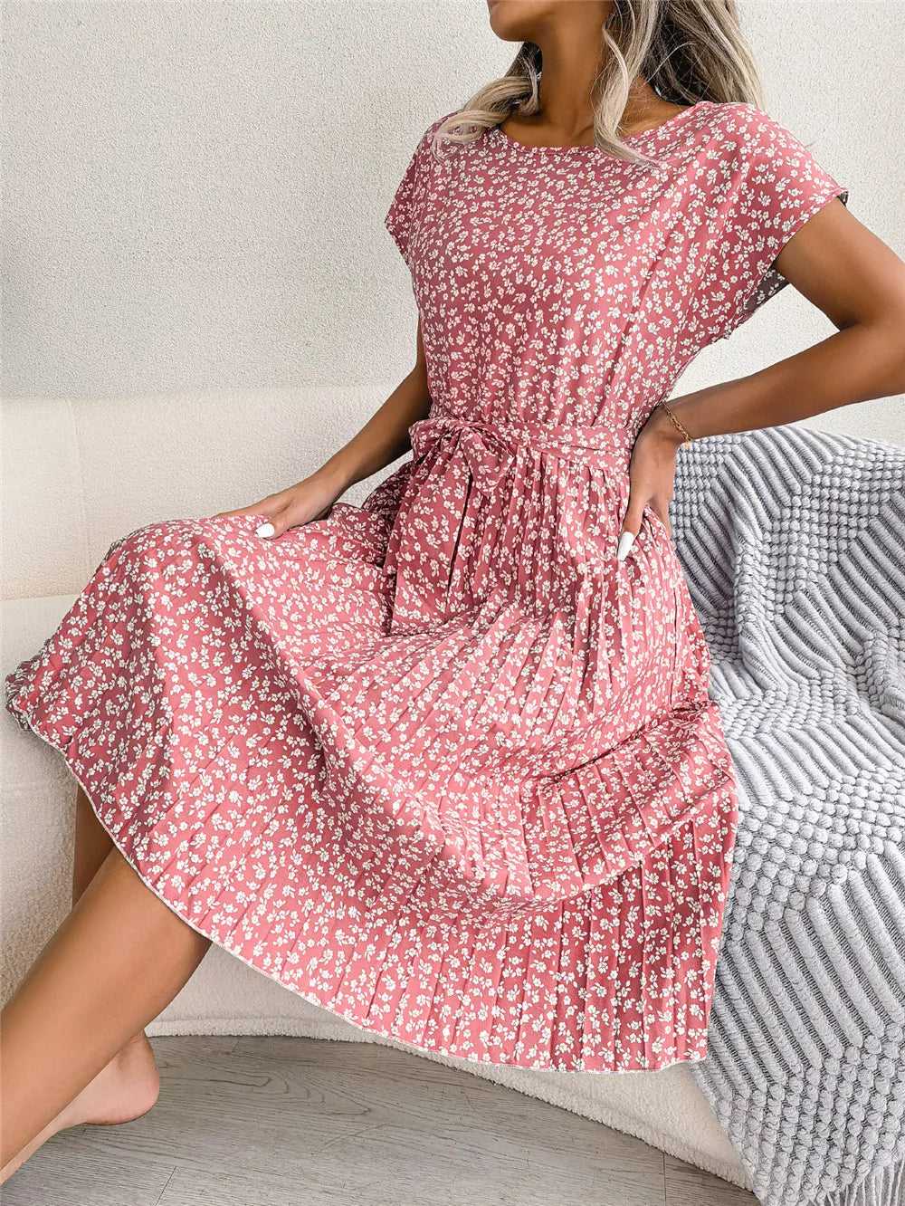 Chic Floral Pleated A-Line Dress for Women - Perfect for Spring and Summer